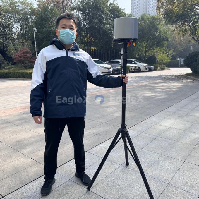 드론 탐지 시스템 30개 이상의 드론을 탐지 0-5km 범위 위치 정확도 <10m 컴팩트 디자인 1